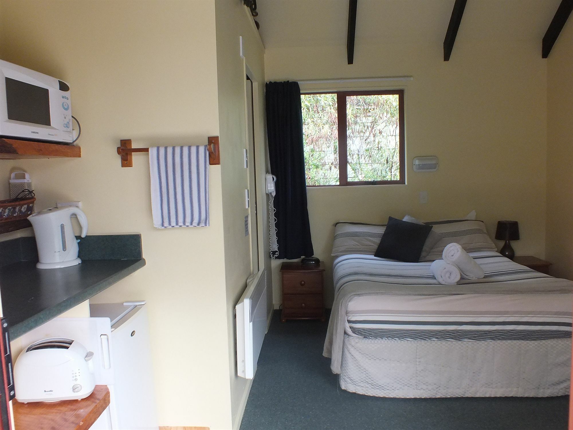 Glow Worm Accommodation Franz Josef Exterior photo